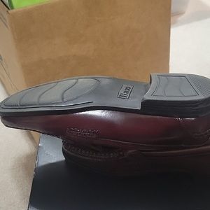 G.H. Bass Womens Burgundy Penny Loafers